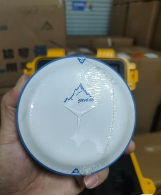 جهاز استقبال CHCNAV I76/X13 GNSS  جهاز استقبال GNSS RTK عالي الحساسية مع نطاق L QZSS L1C ومصدر طاقة خارجي 9.0-27.0 فولت تيار مستمر